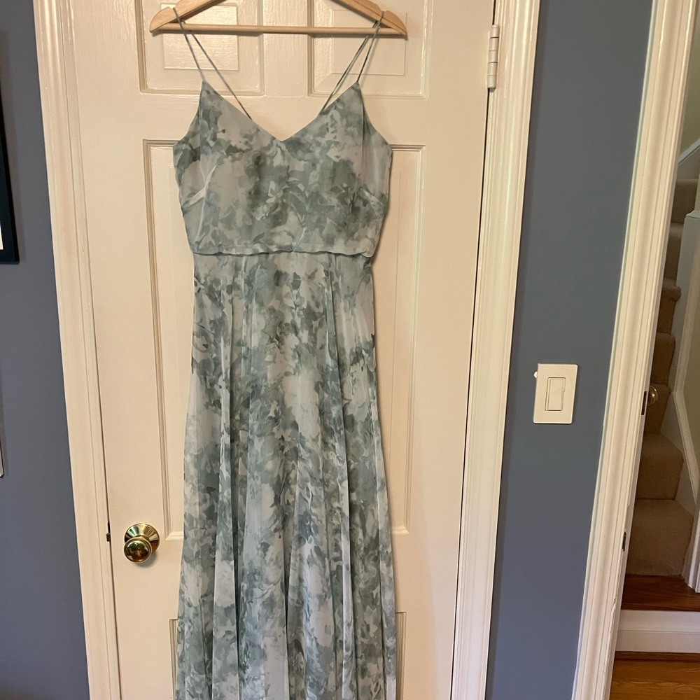 Beautiful UNTAILORED Bridesmaid dress - worn once!